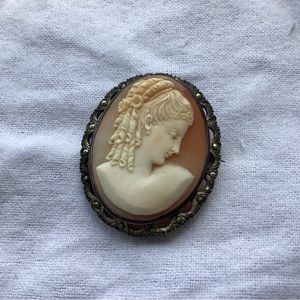 Vintage antique Cameo brooch